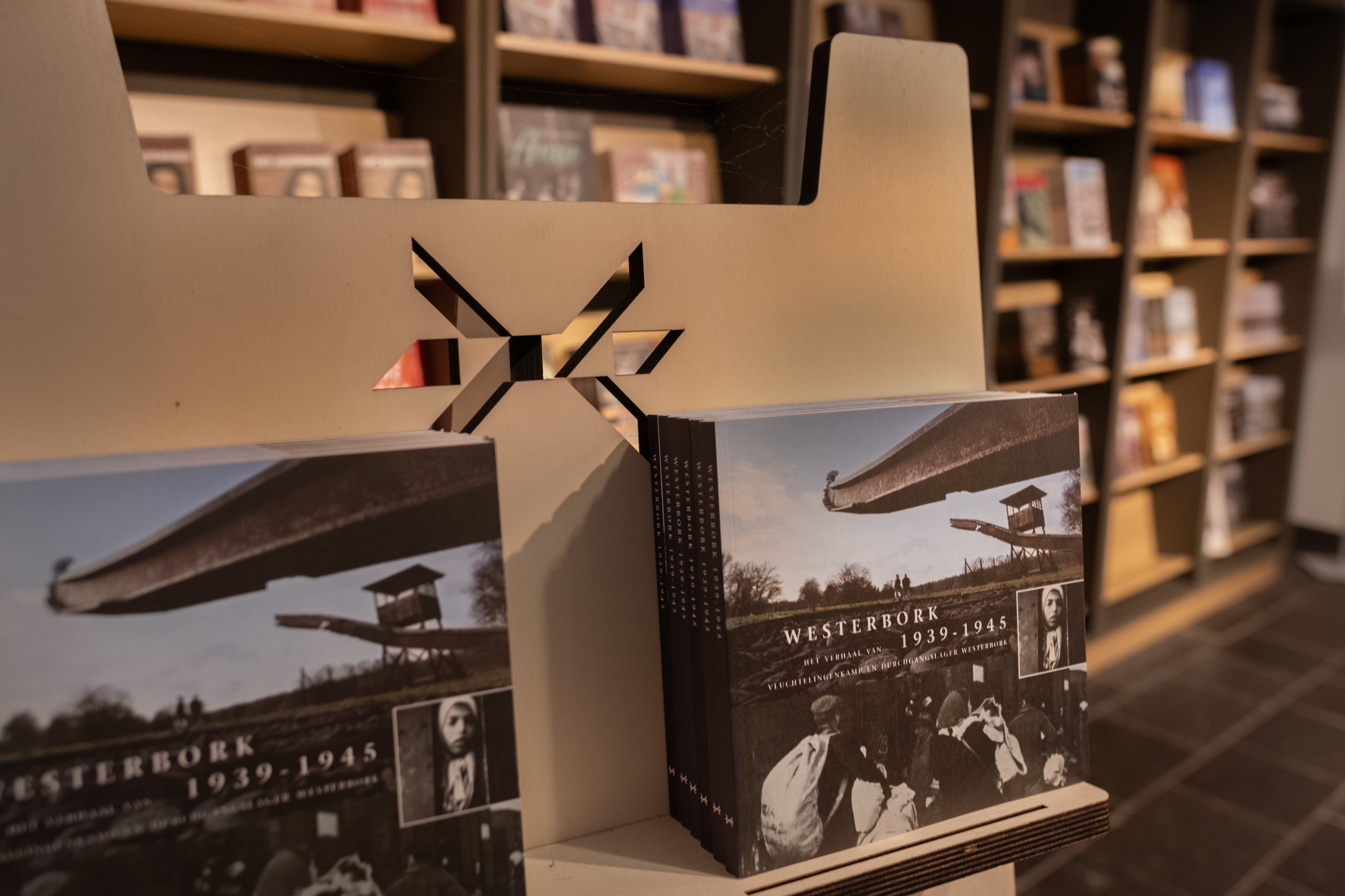 Bezoek de online museumwinkel van Herinneringscentrum Kamp Westerbork